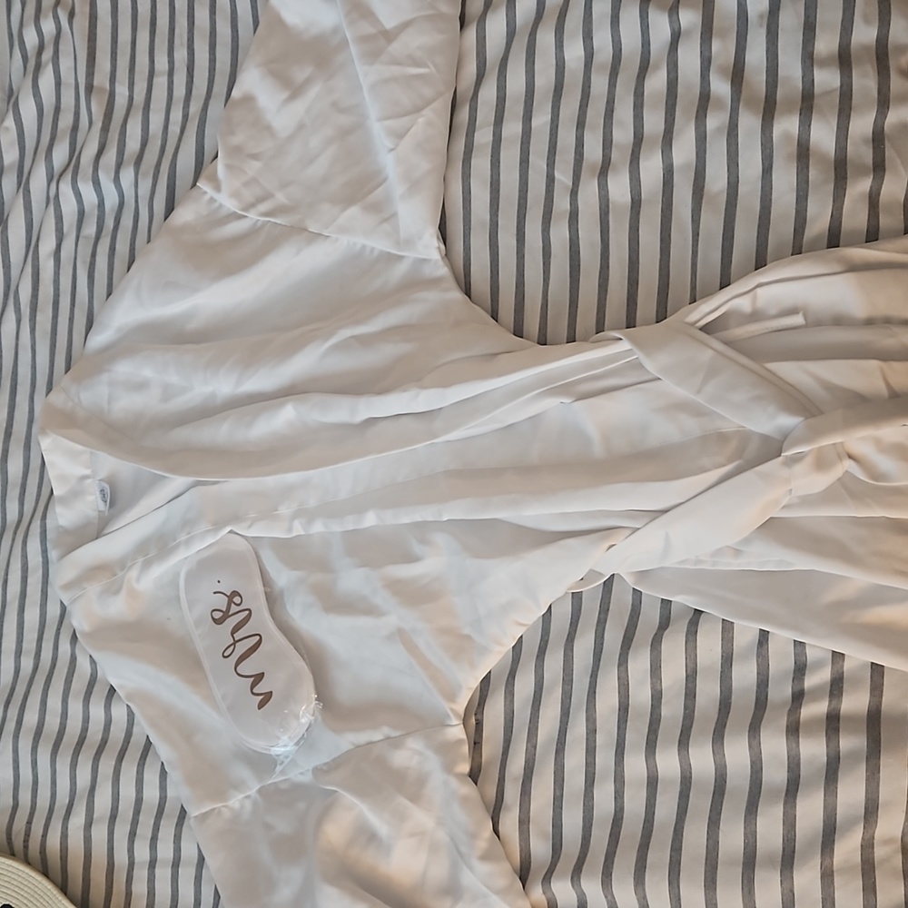 Bridal Robe Bundle - Picture 2 of 2